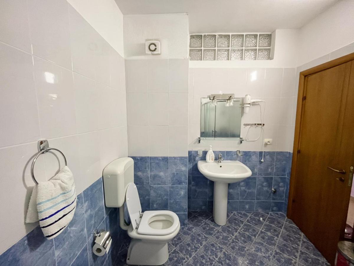 Coastal Retreat - Beach Apartment Vlorë Eksteriør billede
